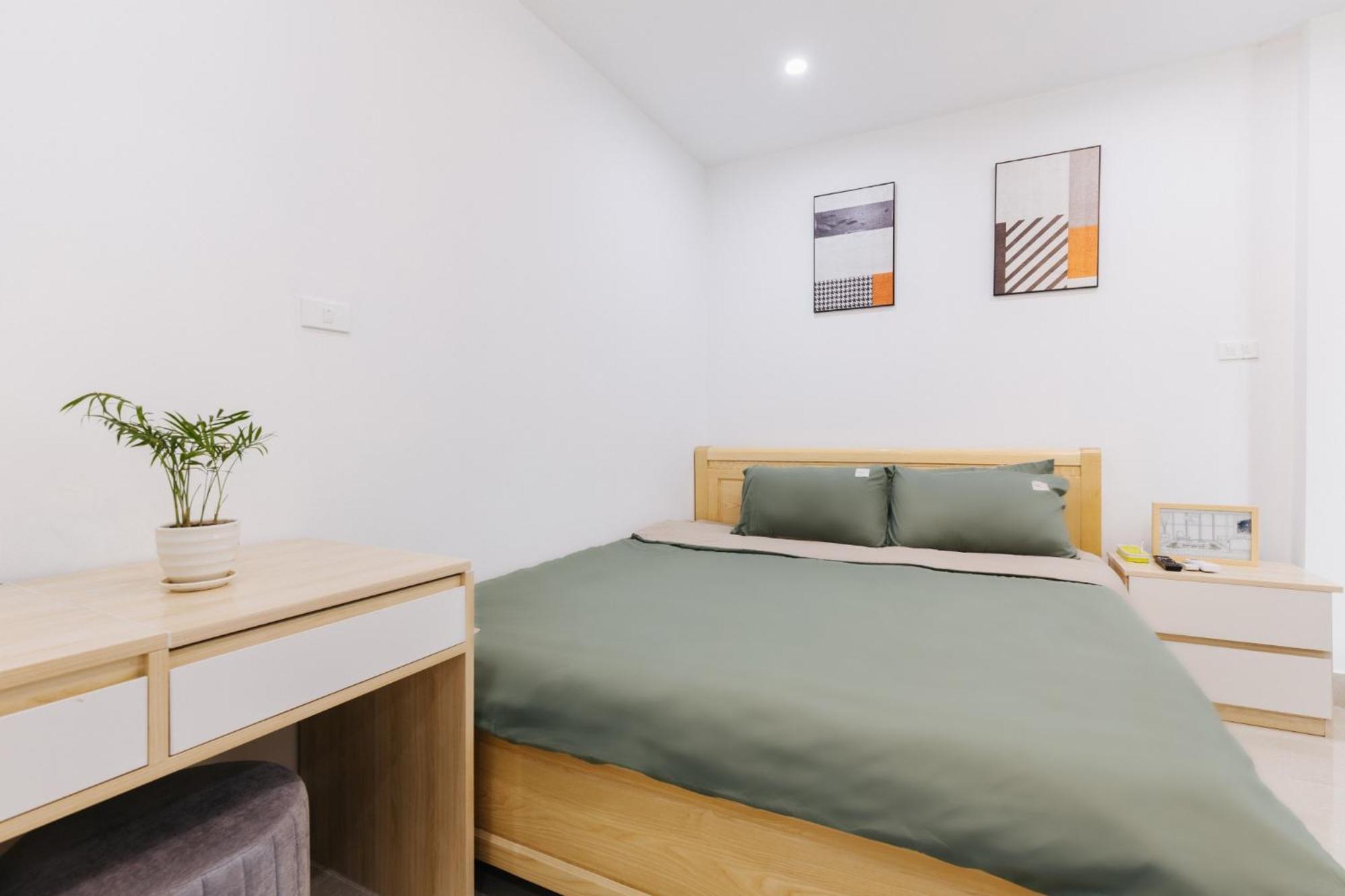Apartment 9 Light