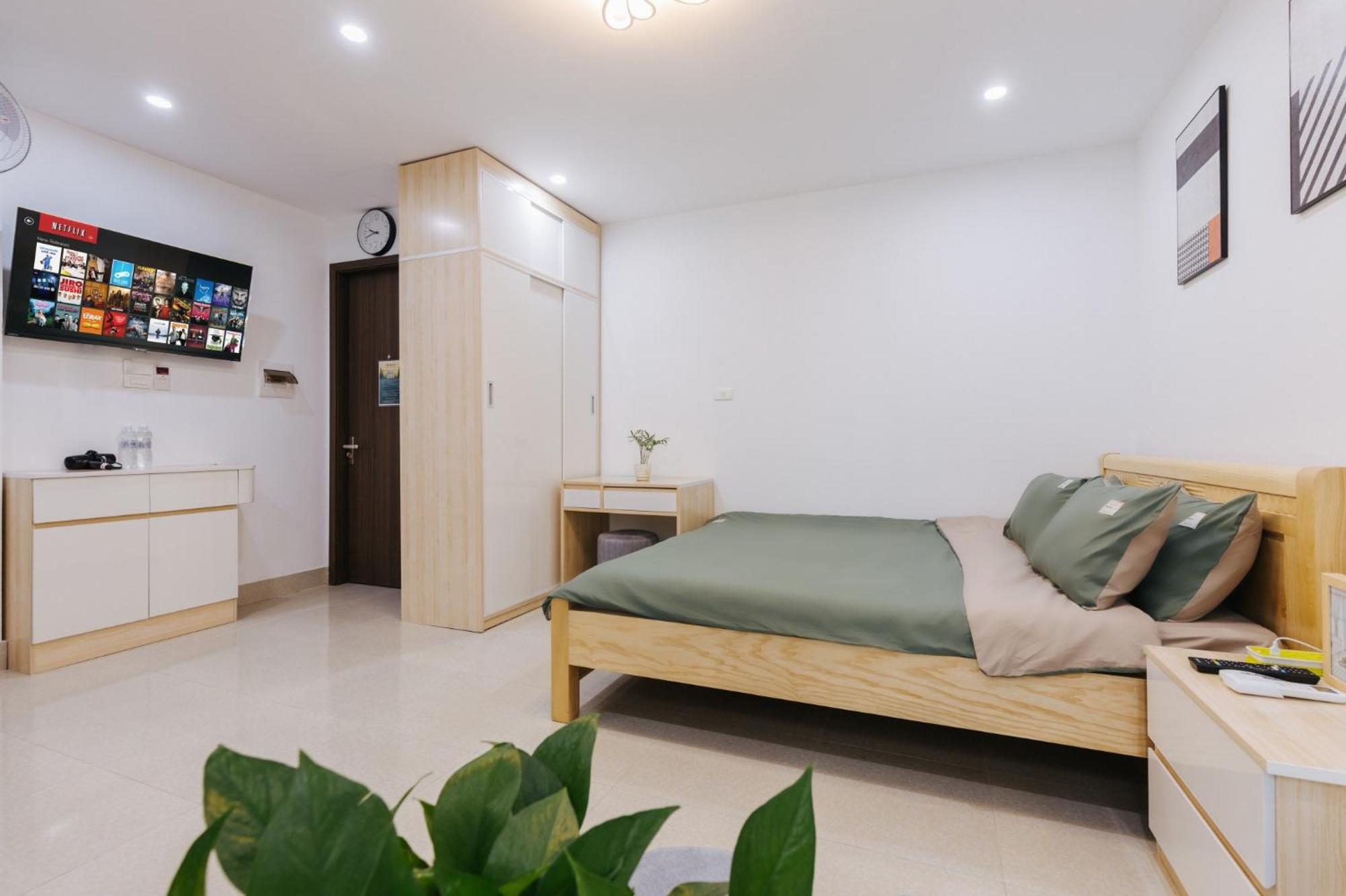 9 Light Apartment