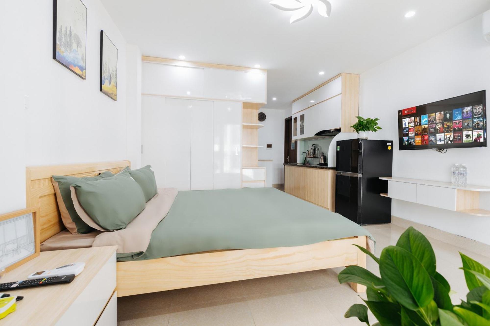 9 Light Apartment